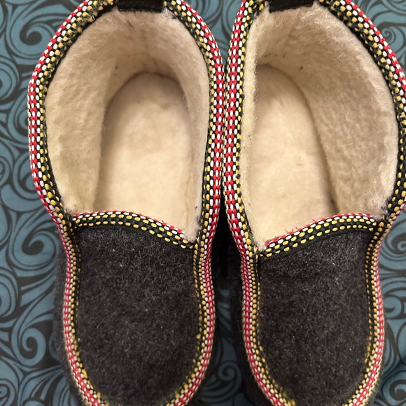 Penelope Chilvers Gray Slippers with Multicolor Trim - Picture 6 of 9